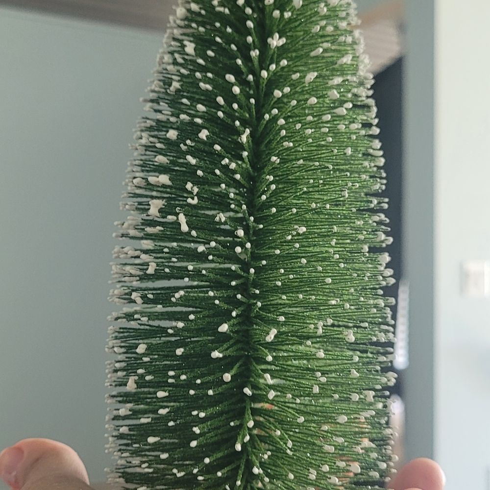9' Lemax Green and White Holiday Decor Tree
